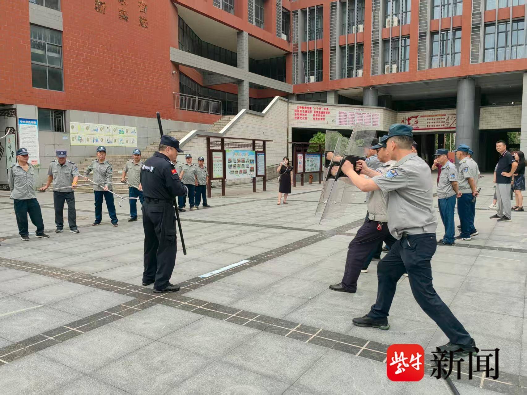 
                        4:3图片