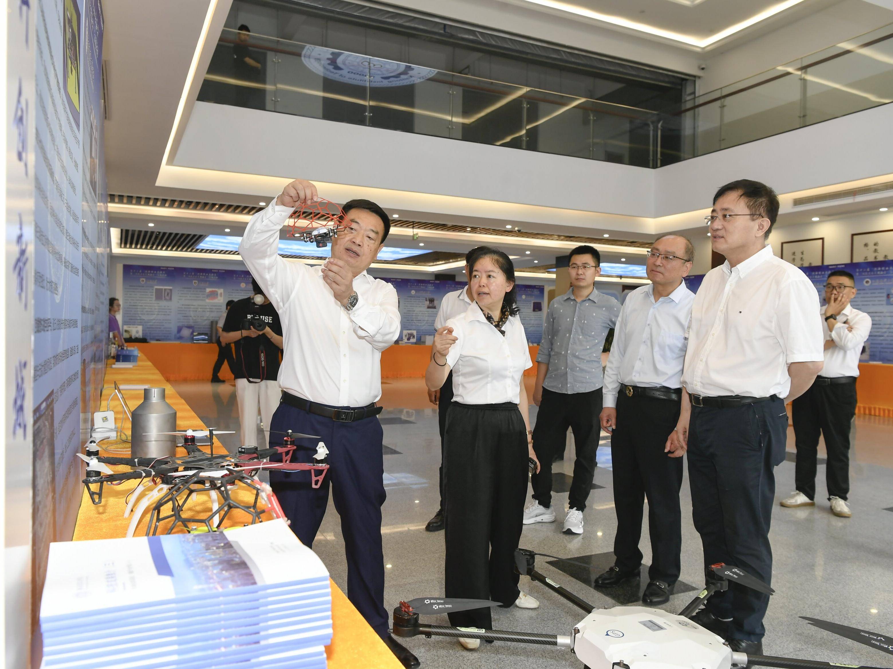 
                        4:3图片