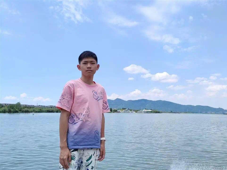 
                        4:3图片