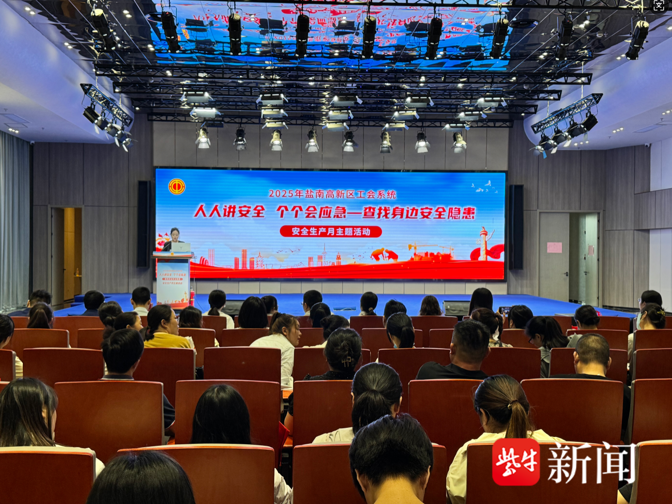 
                        4:3图片