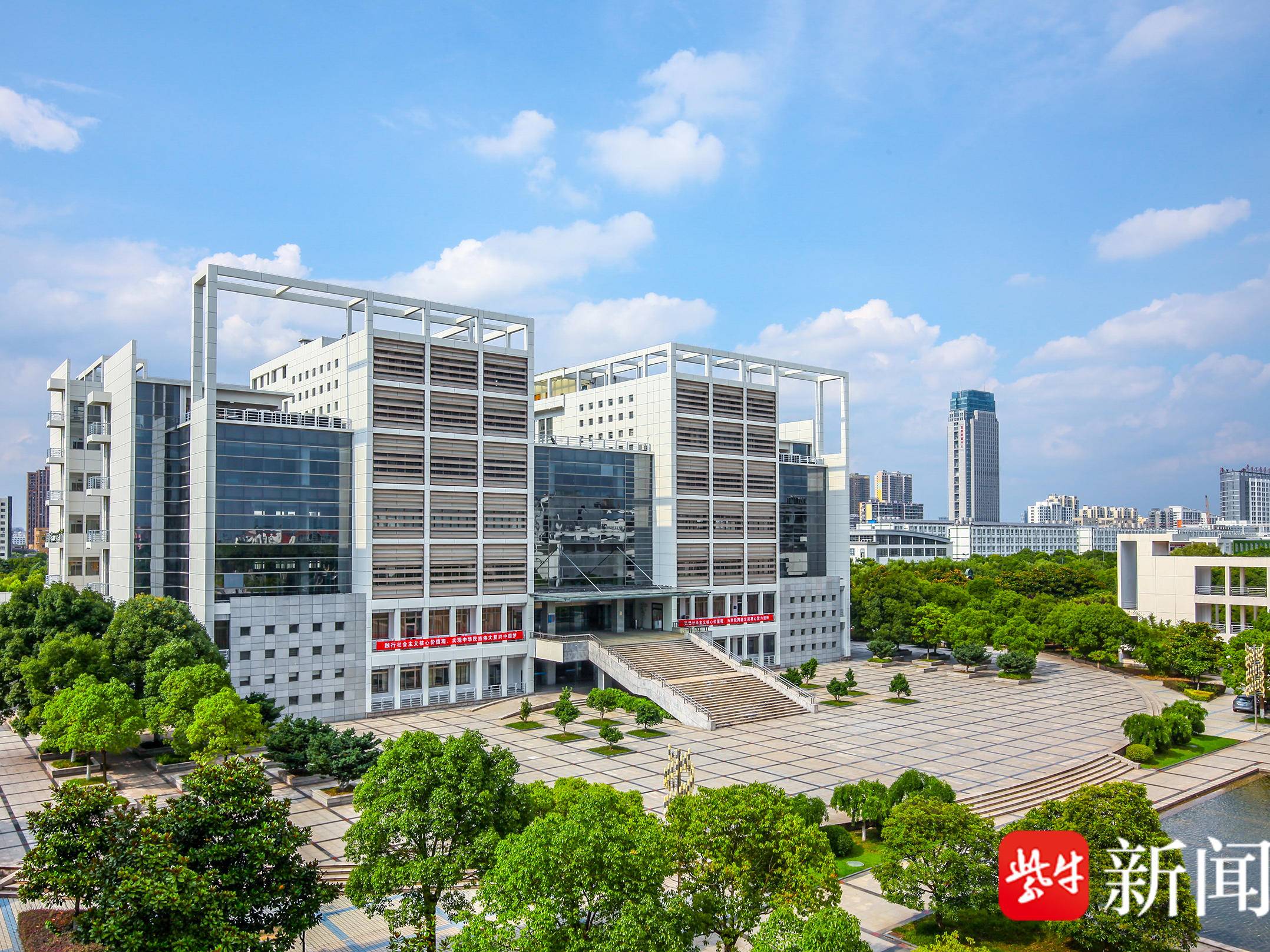 
                        4:3图片