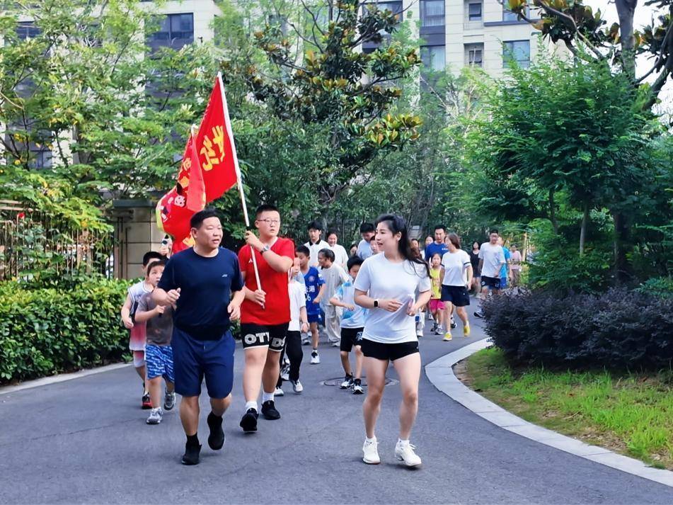 
                        4:3图片
