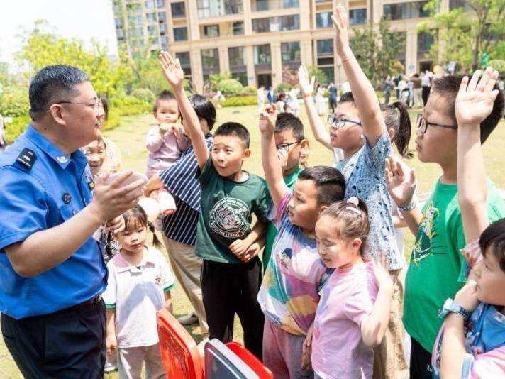 
                        4:3图片