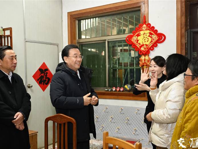 
                        4:3图片