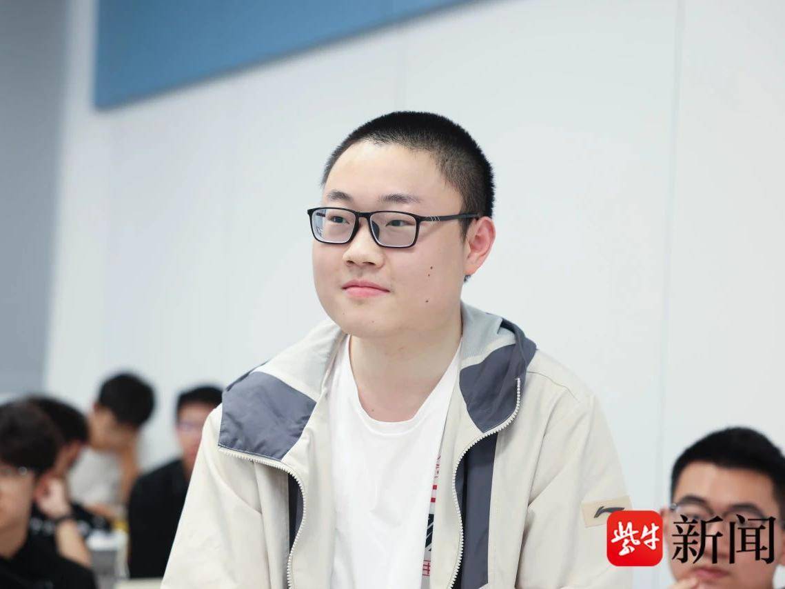 
                        4:3图片