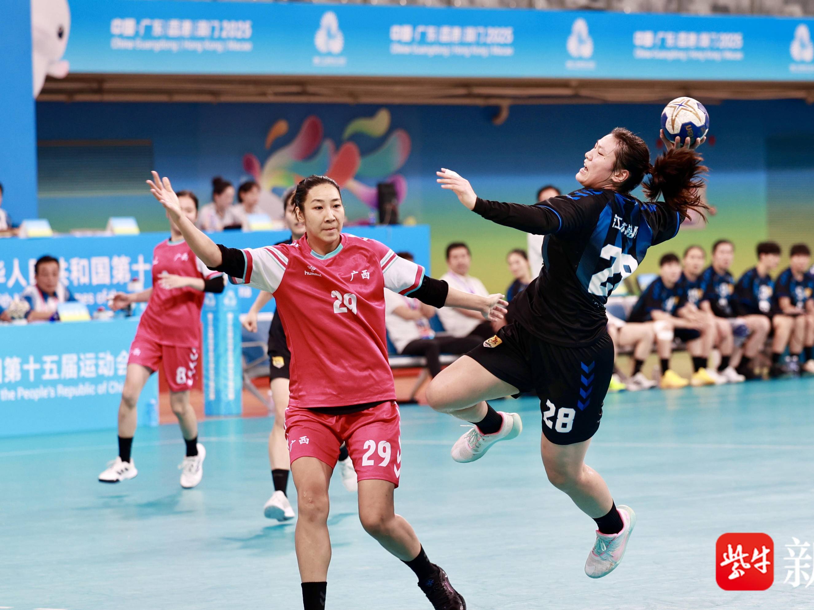 
                        4:3图片