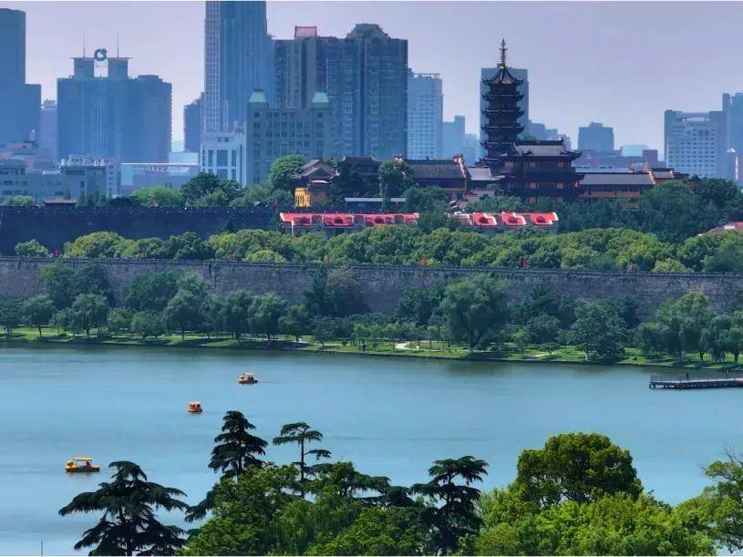 
                        4:3图片