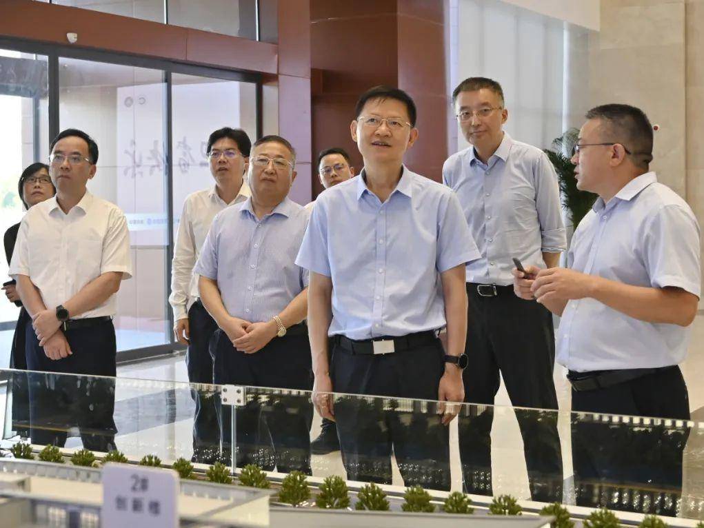 
                        4:3图片