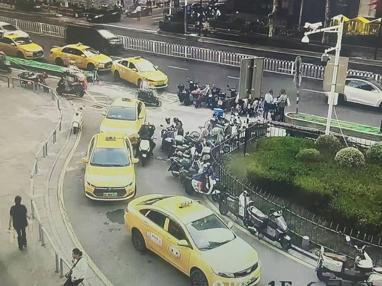 
                        4:3图片
