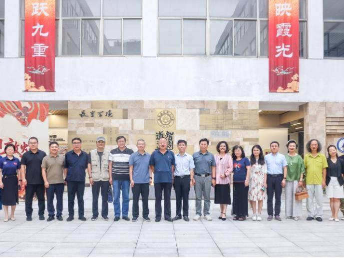 
                        4:3图片