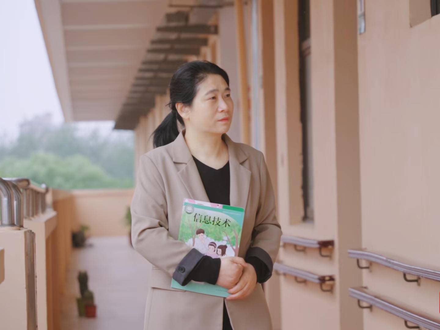 
                        4:3图片
