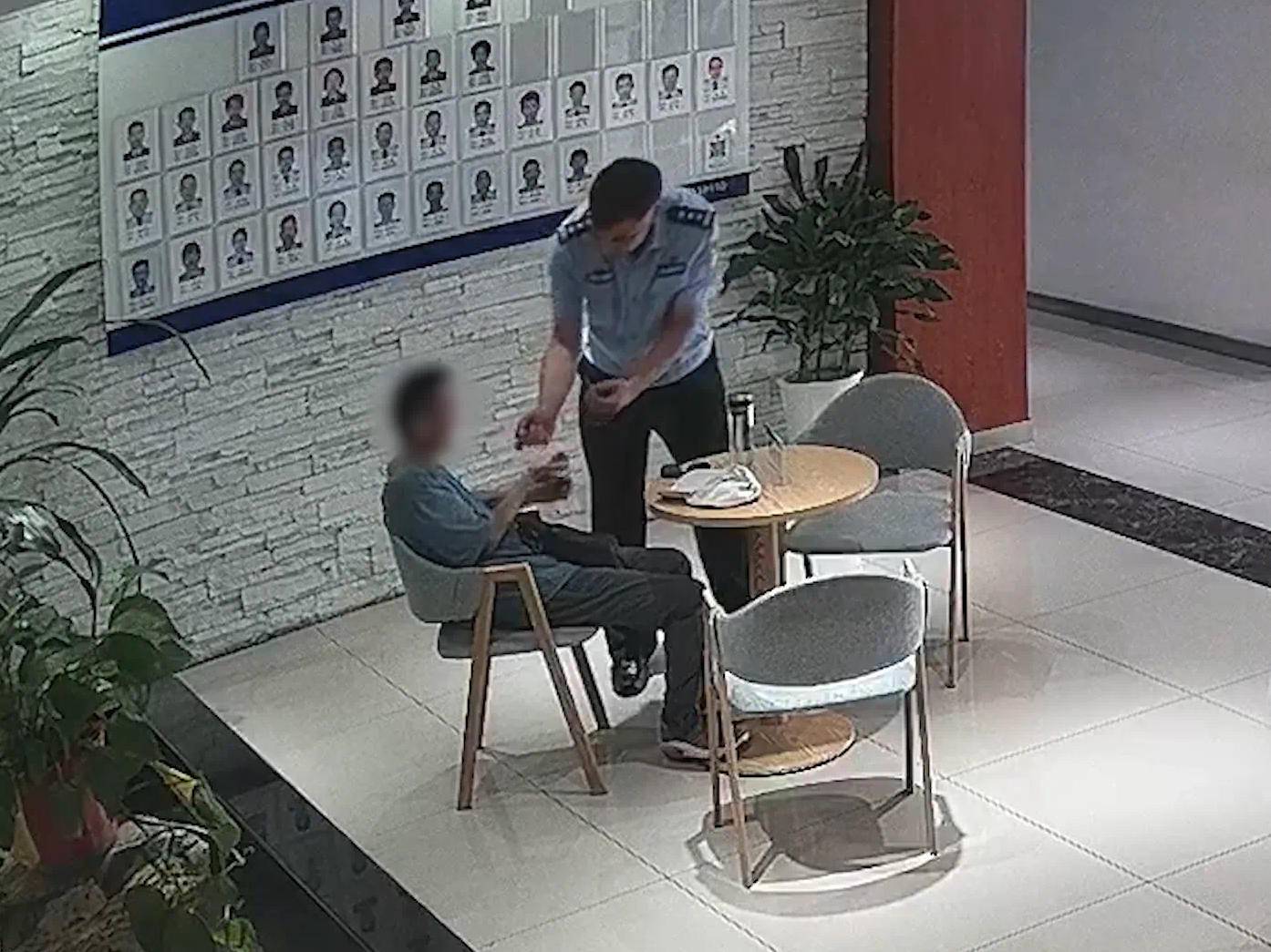 
                        4:3图片