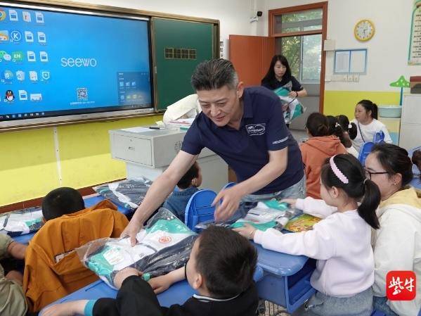 
                        4:3图片