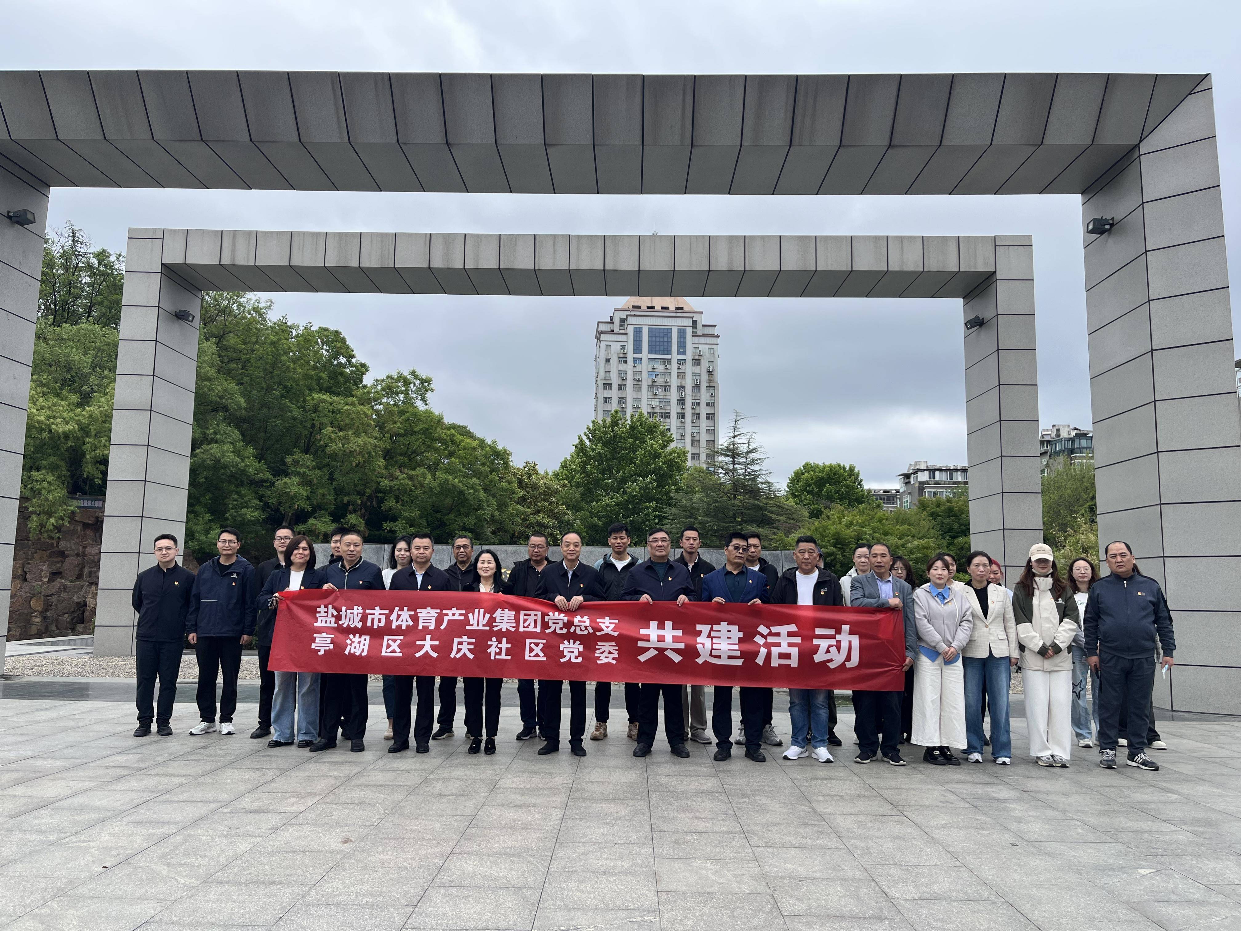 
                        4:3图片