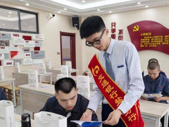 
                        4:3图片