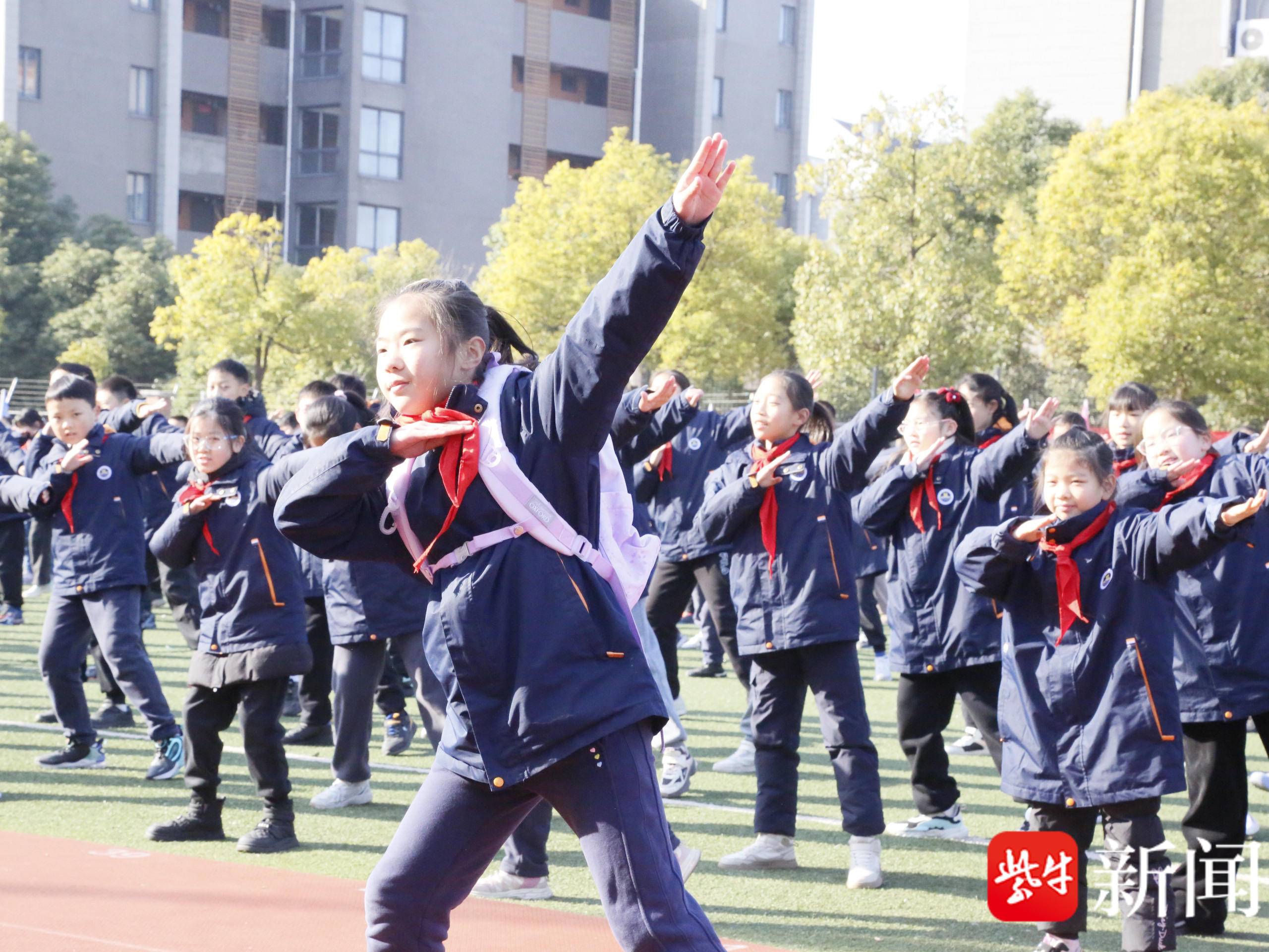 
                        4:3图片