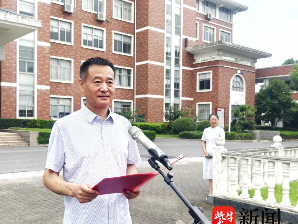 
                        4:3图片
