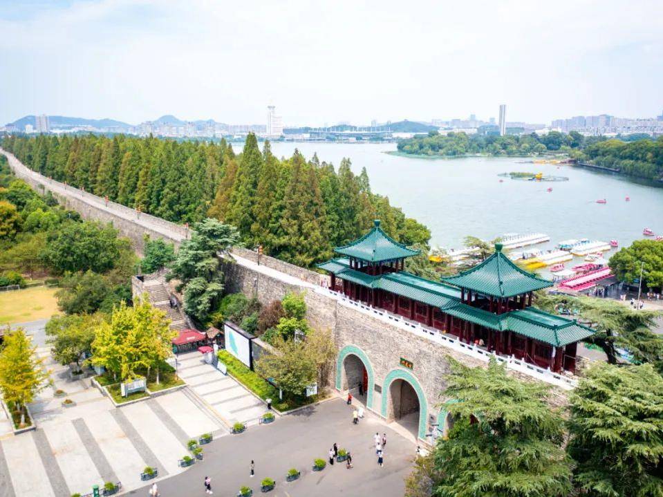 
                        4:3图片