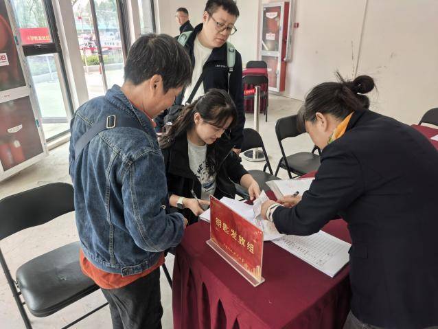 
                        4:3图片