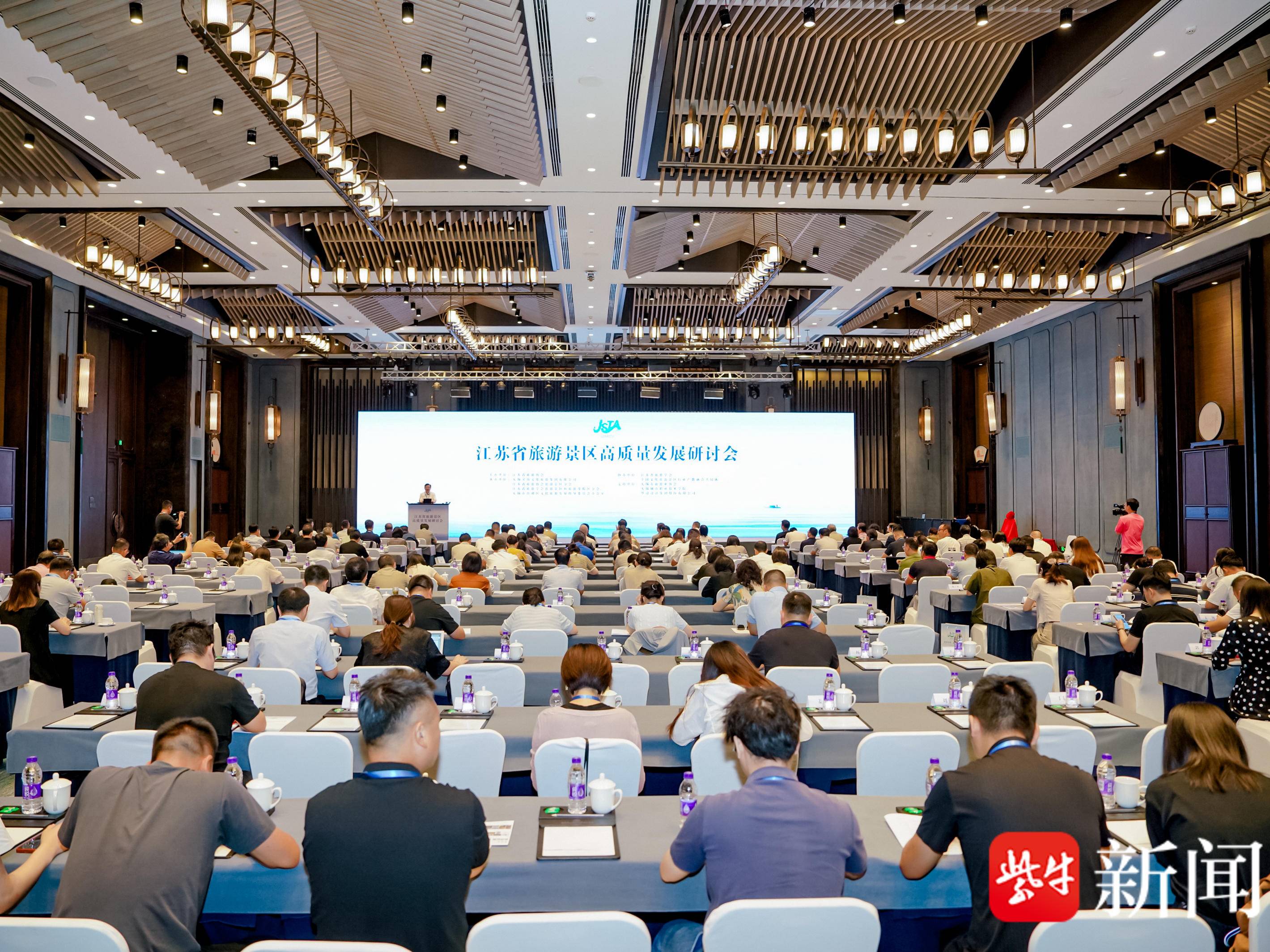 
                        4:3图片