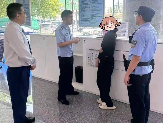 
                        4:3图片
