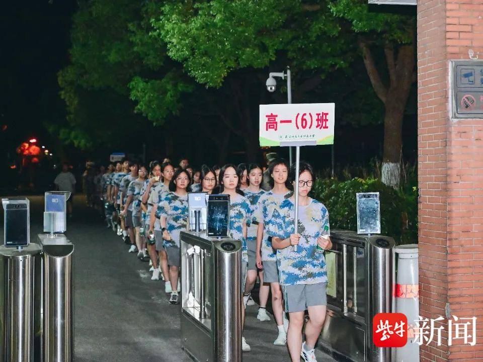 
                        4:3图片