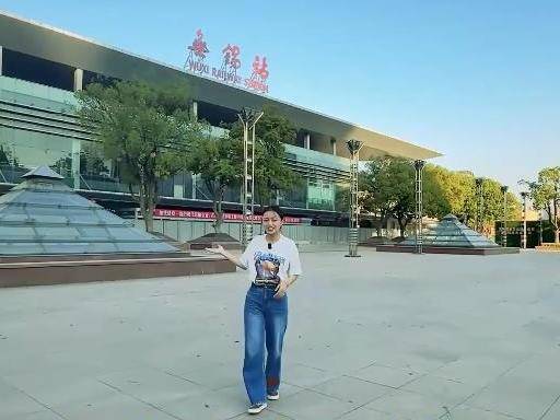 
                        4:3图片