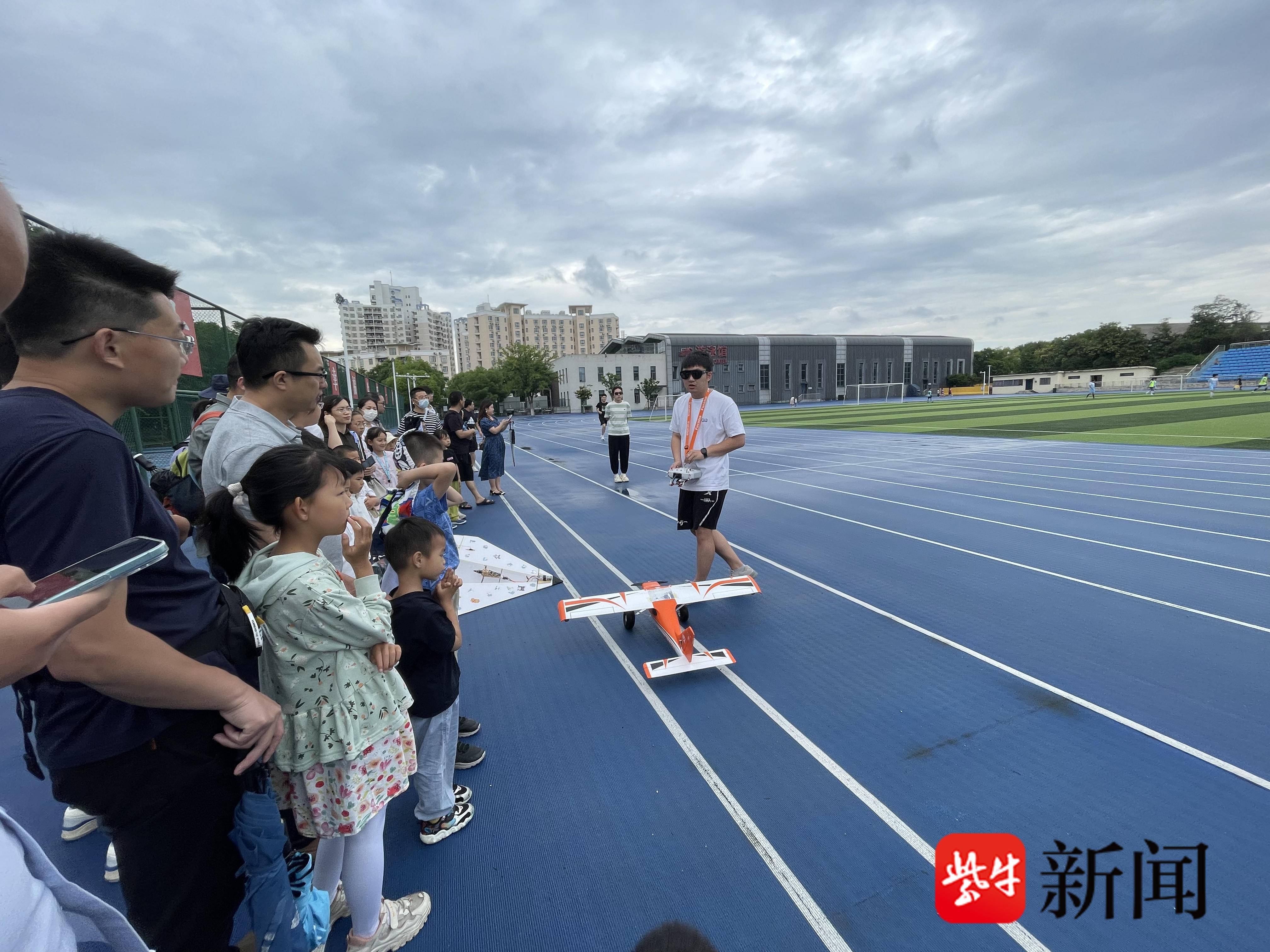 
                        4:3图片