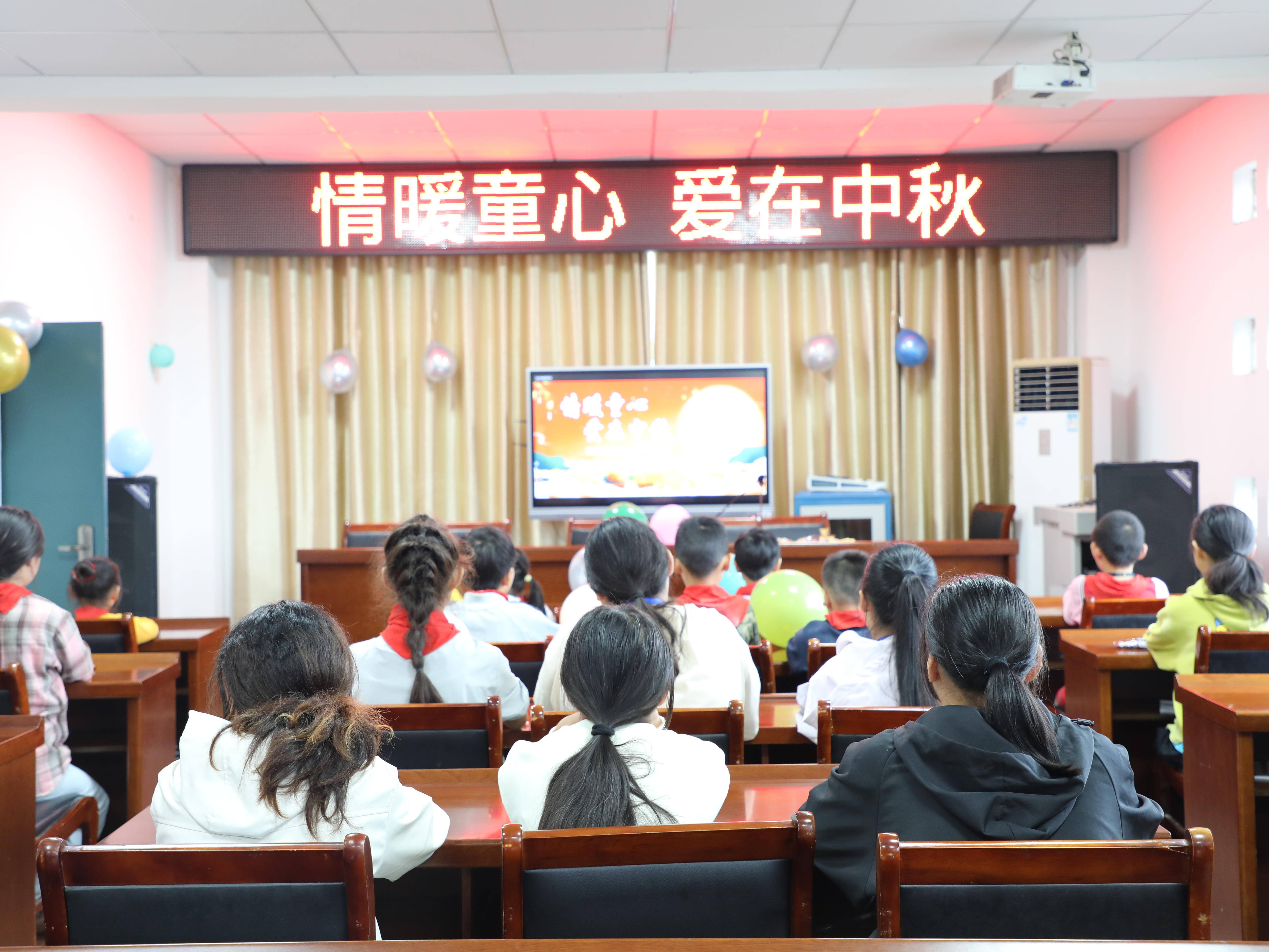 
                        4:3图片