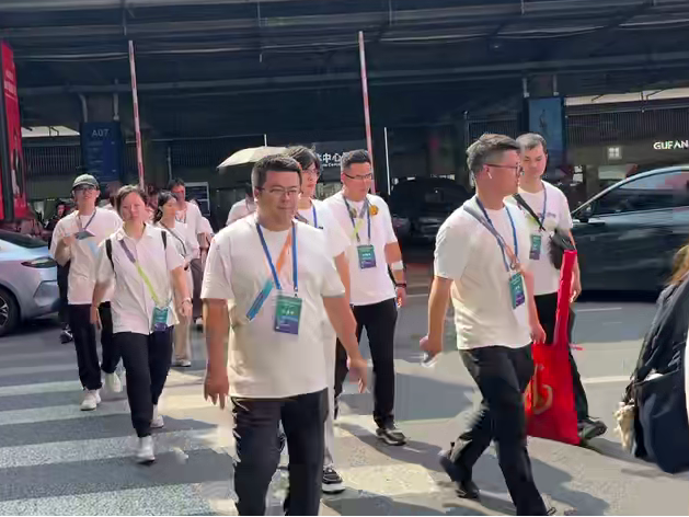 
                        4:3图片
