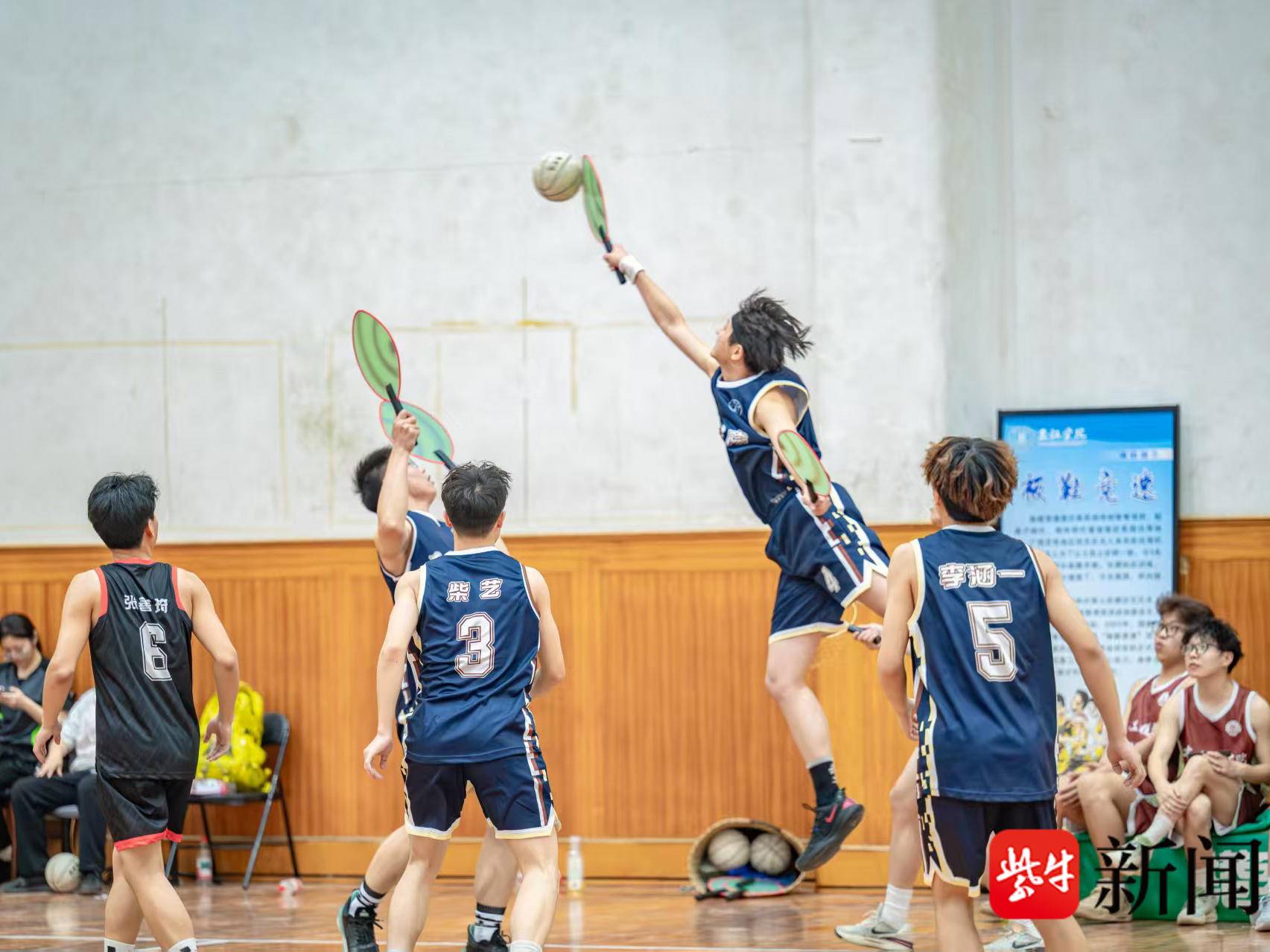 
                        4:3图片