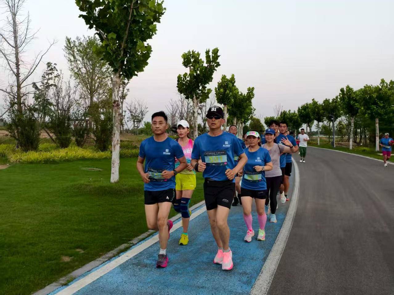 
                        4:3图片