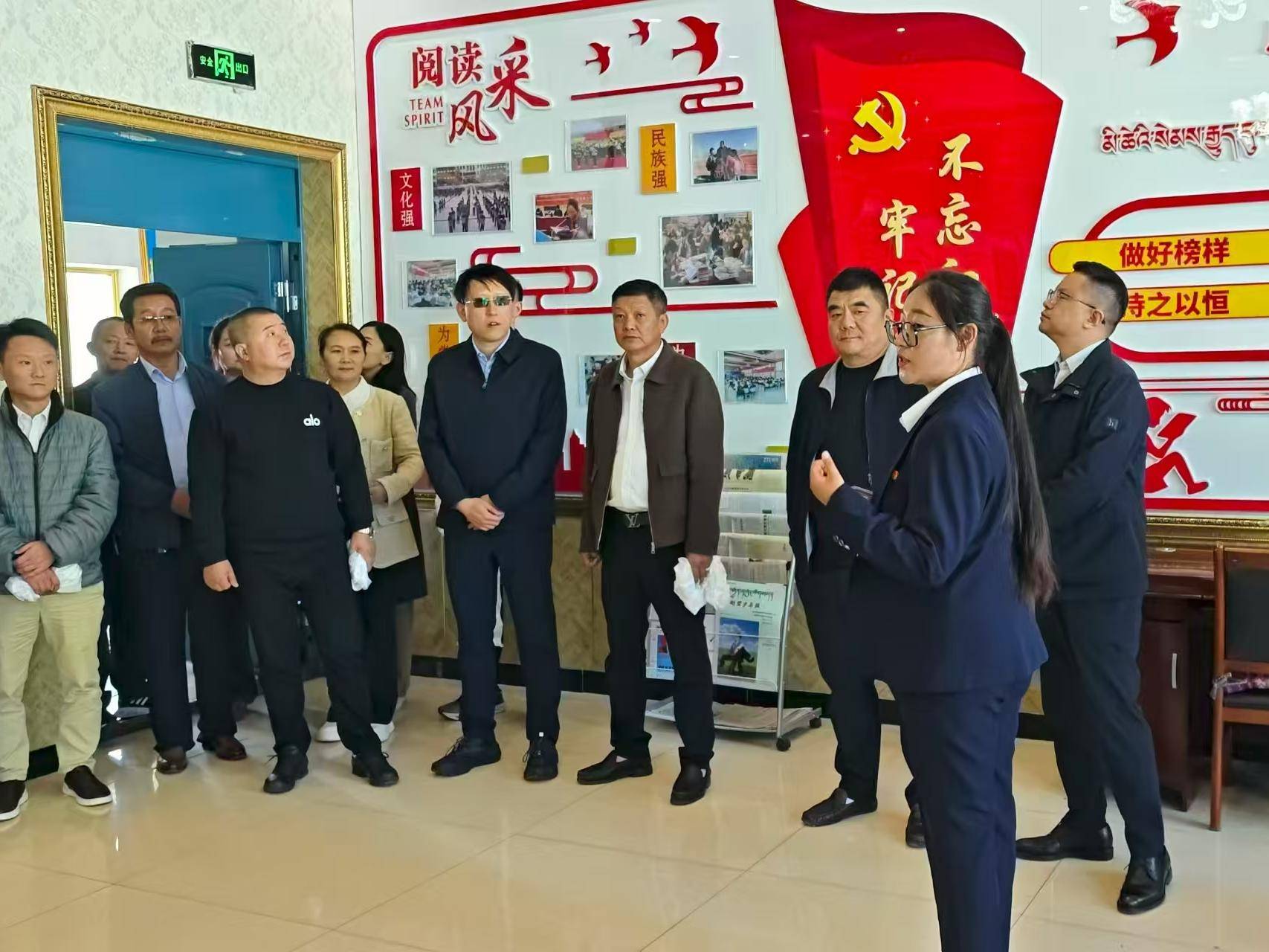 
                        4:3图片