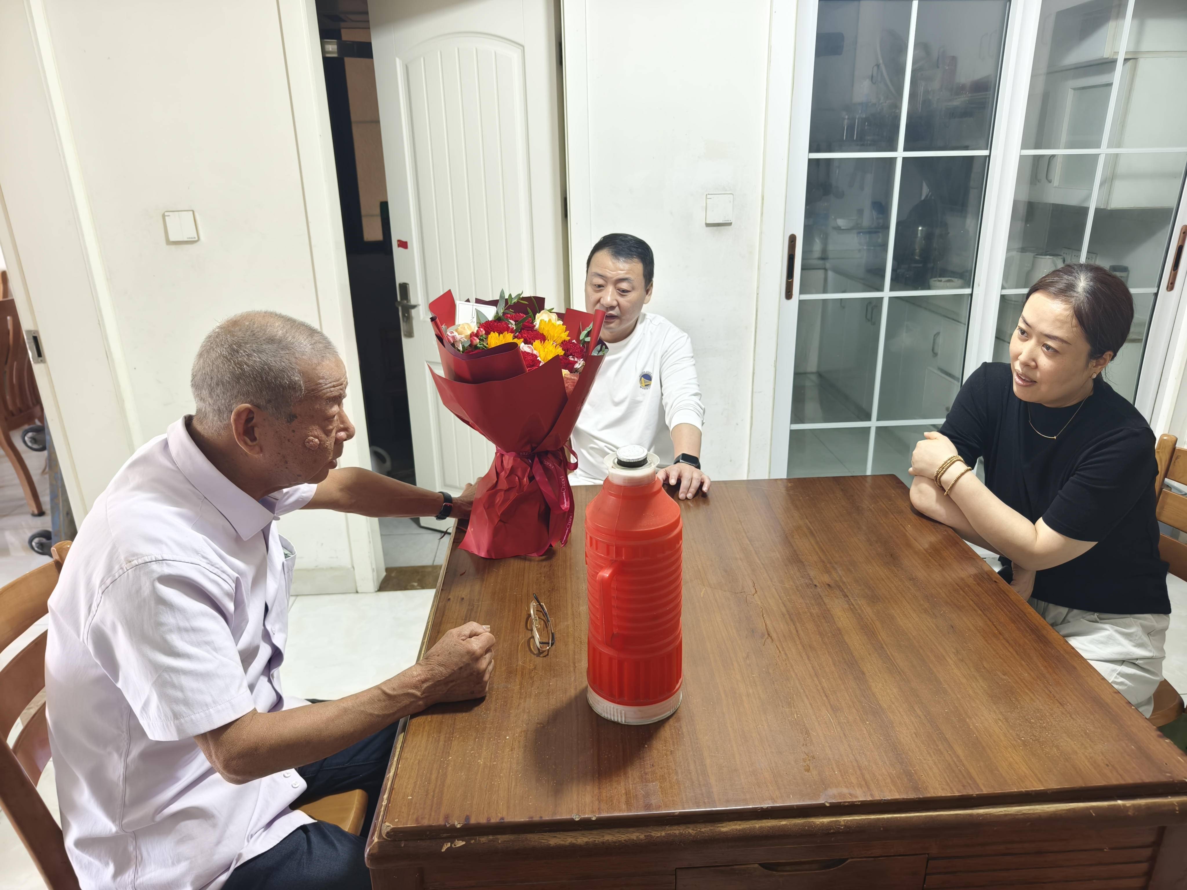 
                        4:3图片