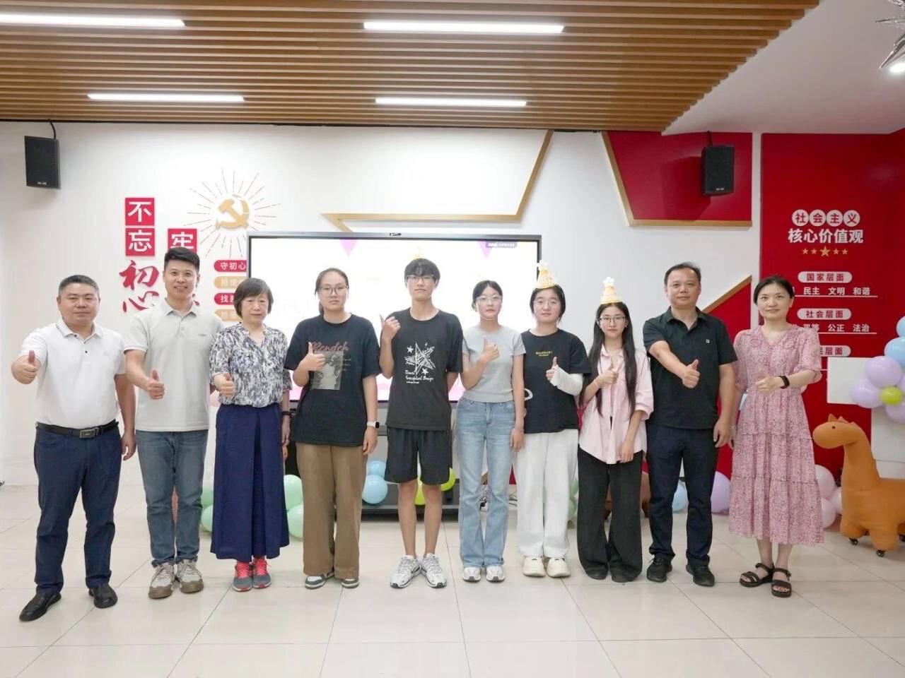 
                        4:3图片