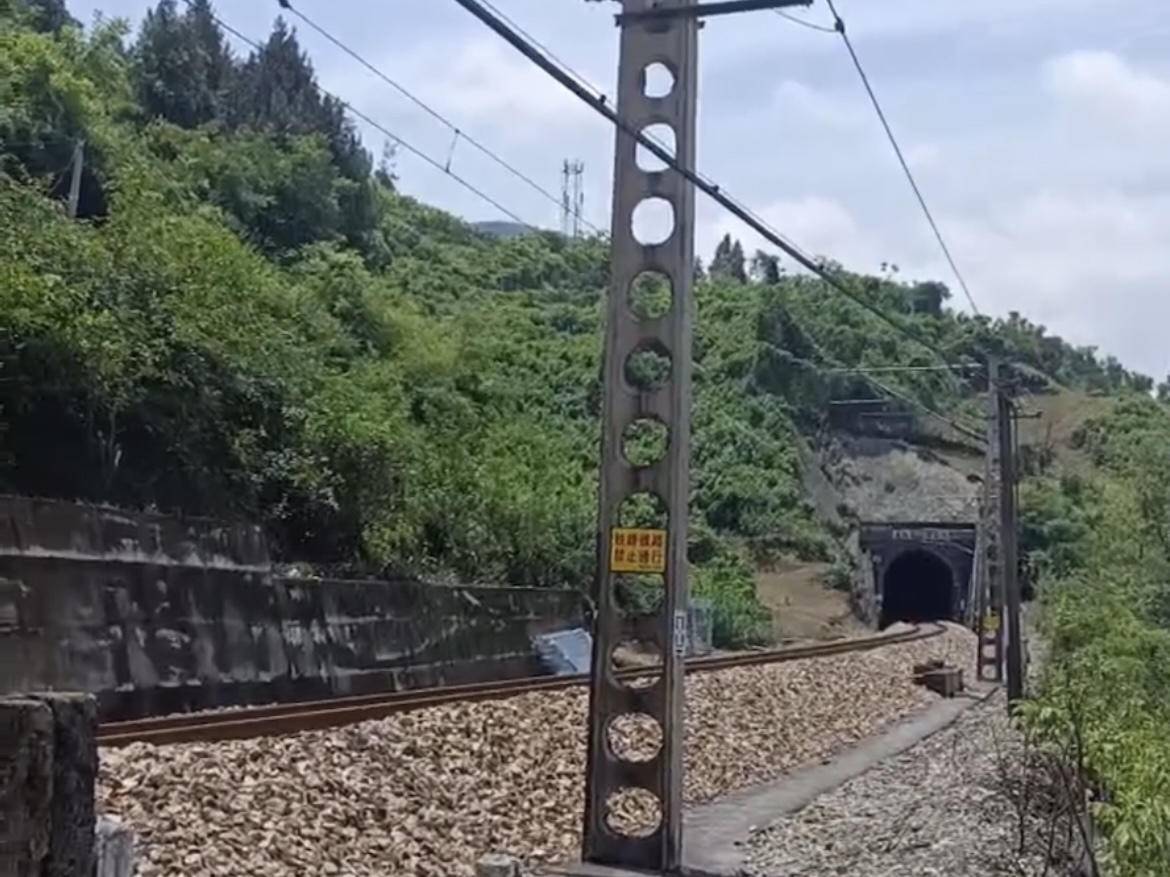 
                        4:3图片