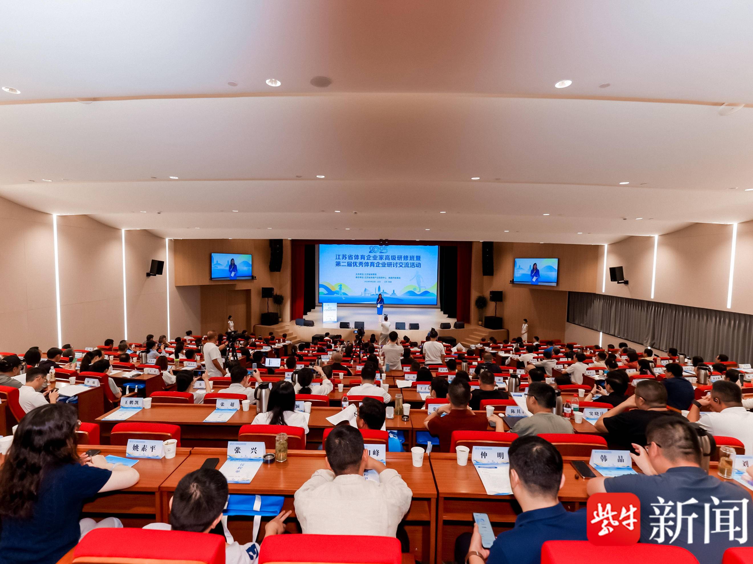 
                        4:3图片