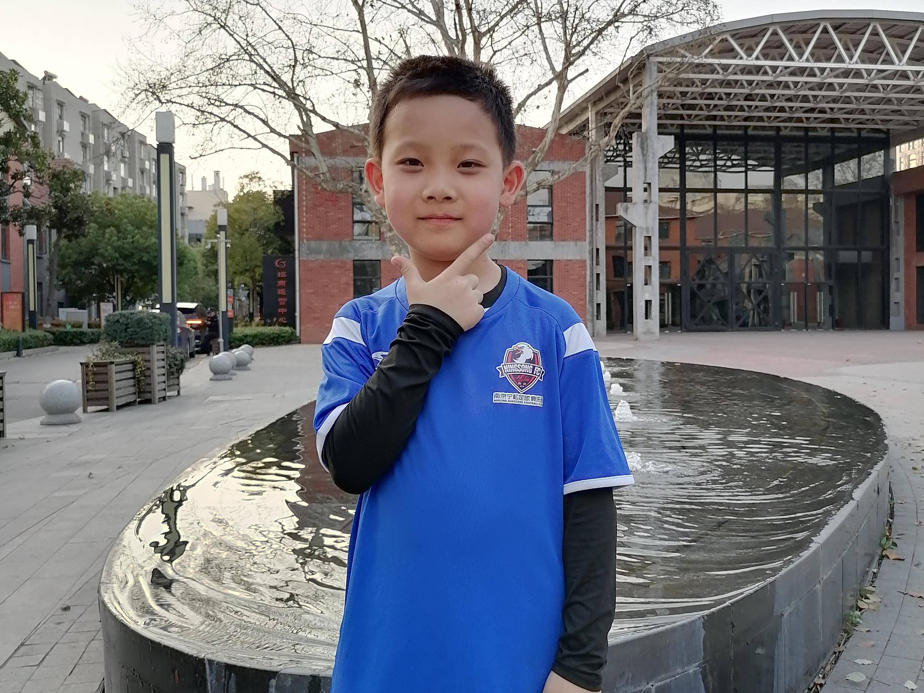 
                        4:3图片