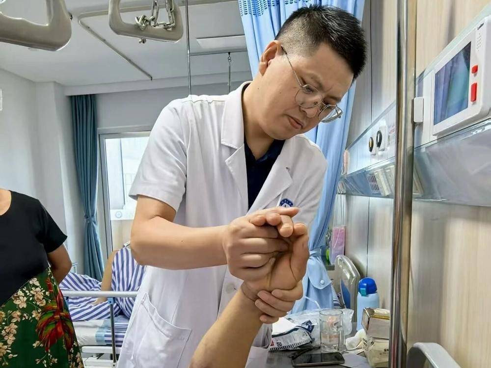 
                        4:3图片