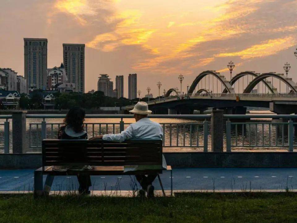 
                        4:3图片