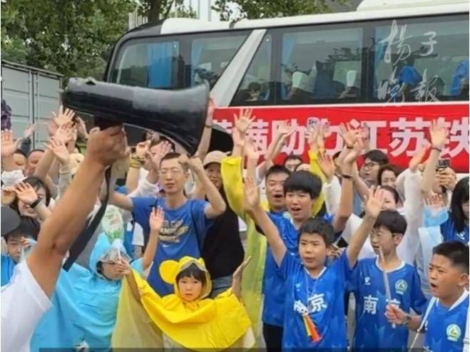 
                        4:3图片