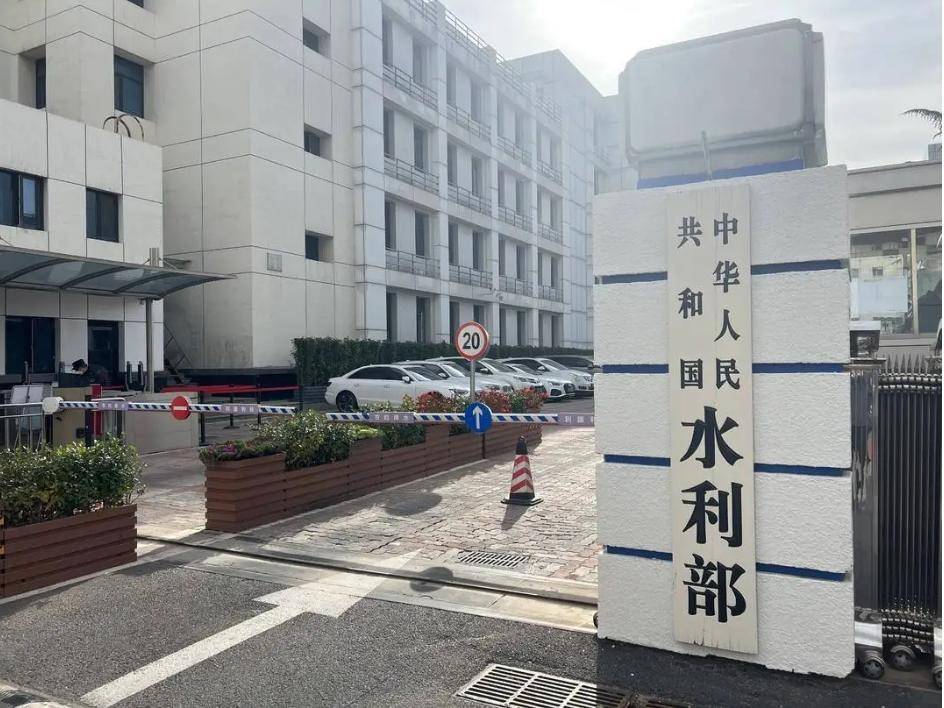 
                        4:3图片