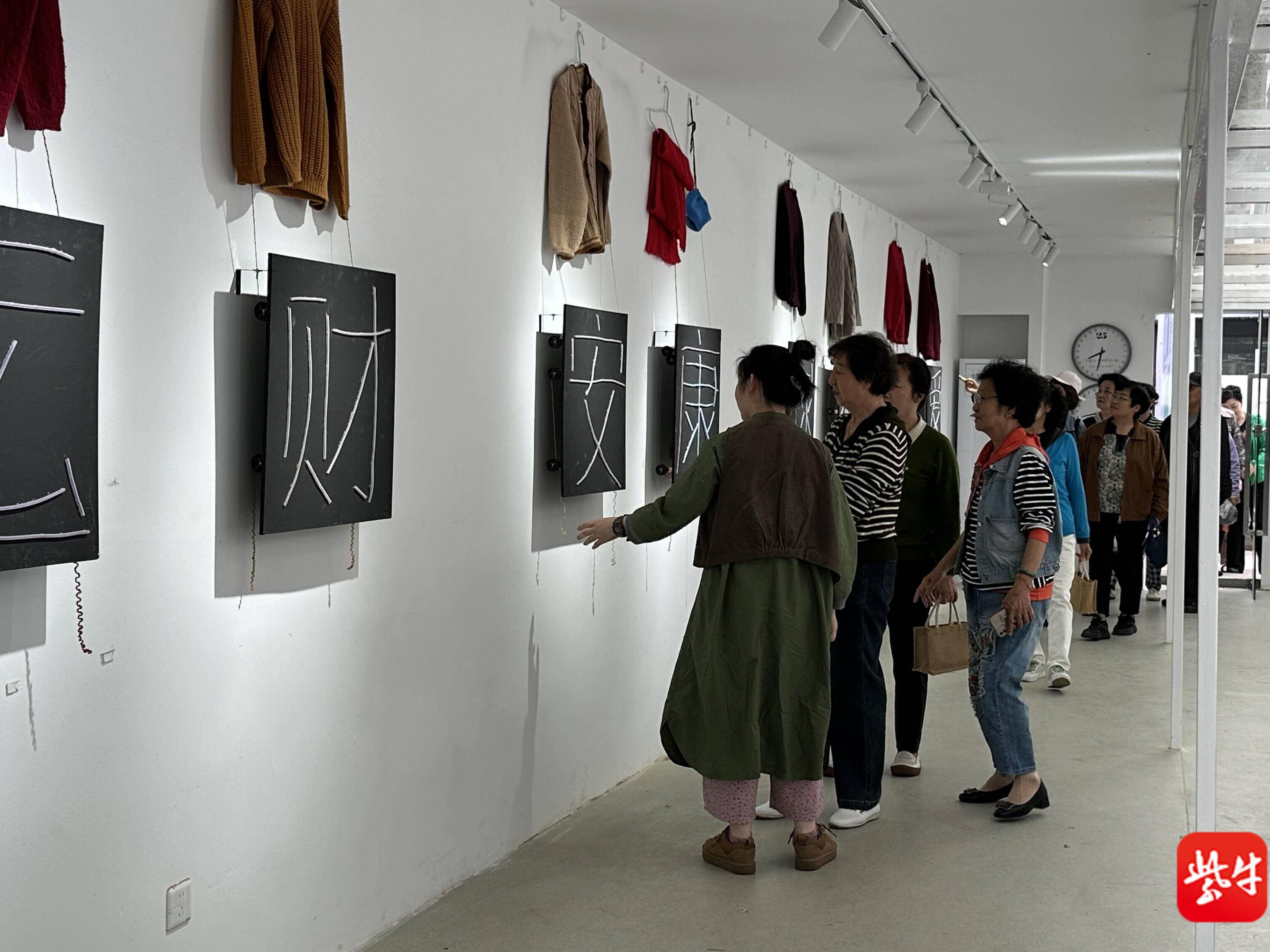 
                        4:3图片