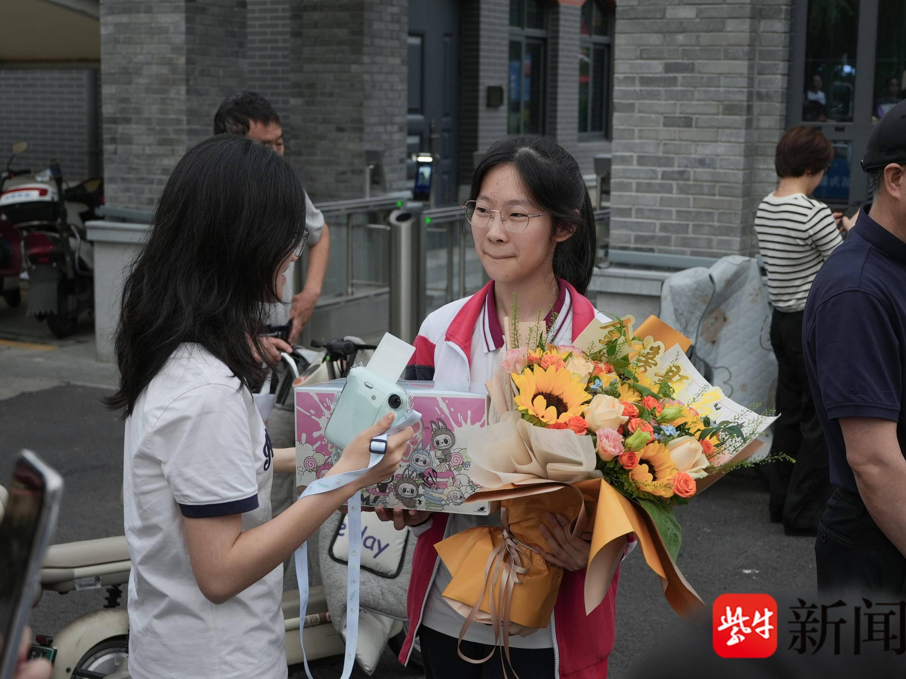 
                        4:3图片