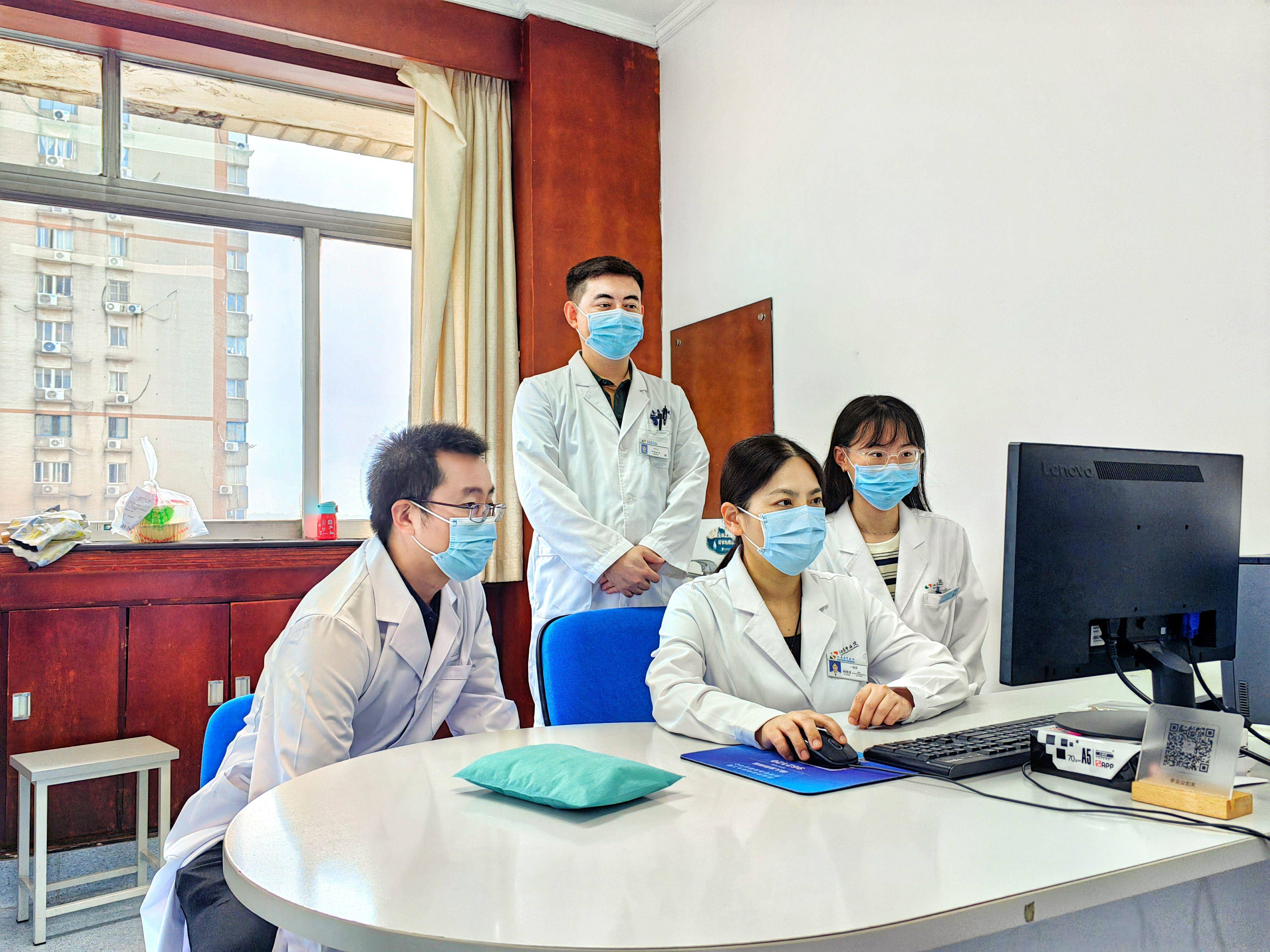
                        4:3图片