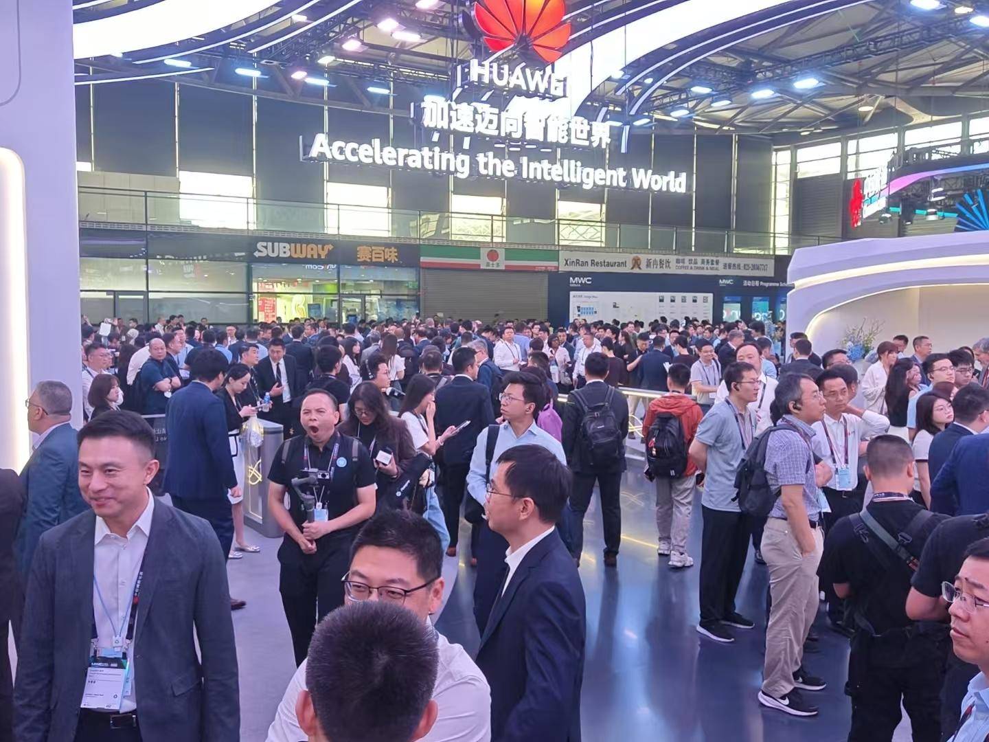 
                        4:3图片