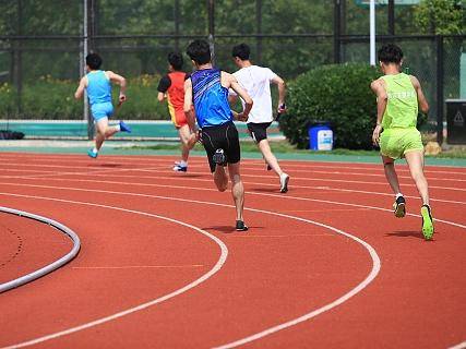
                        4:3图片