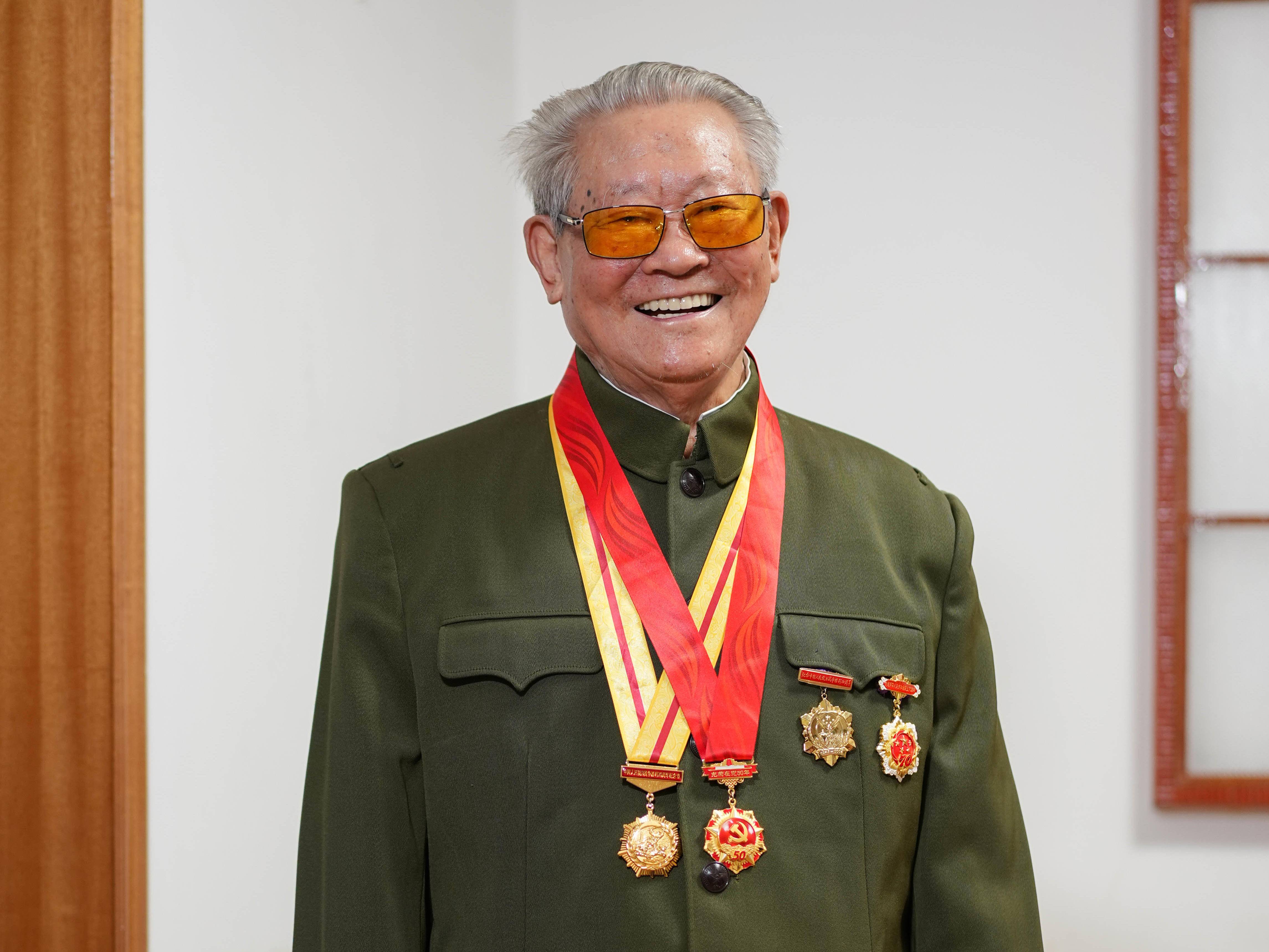 
                        4:3图片