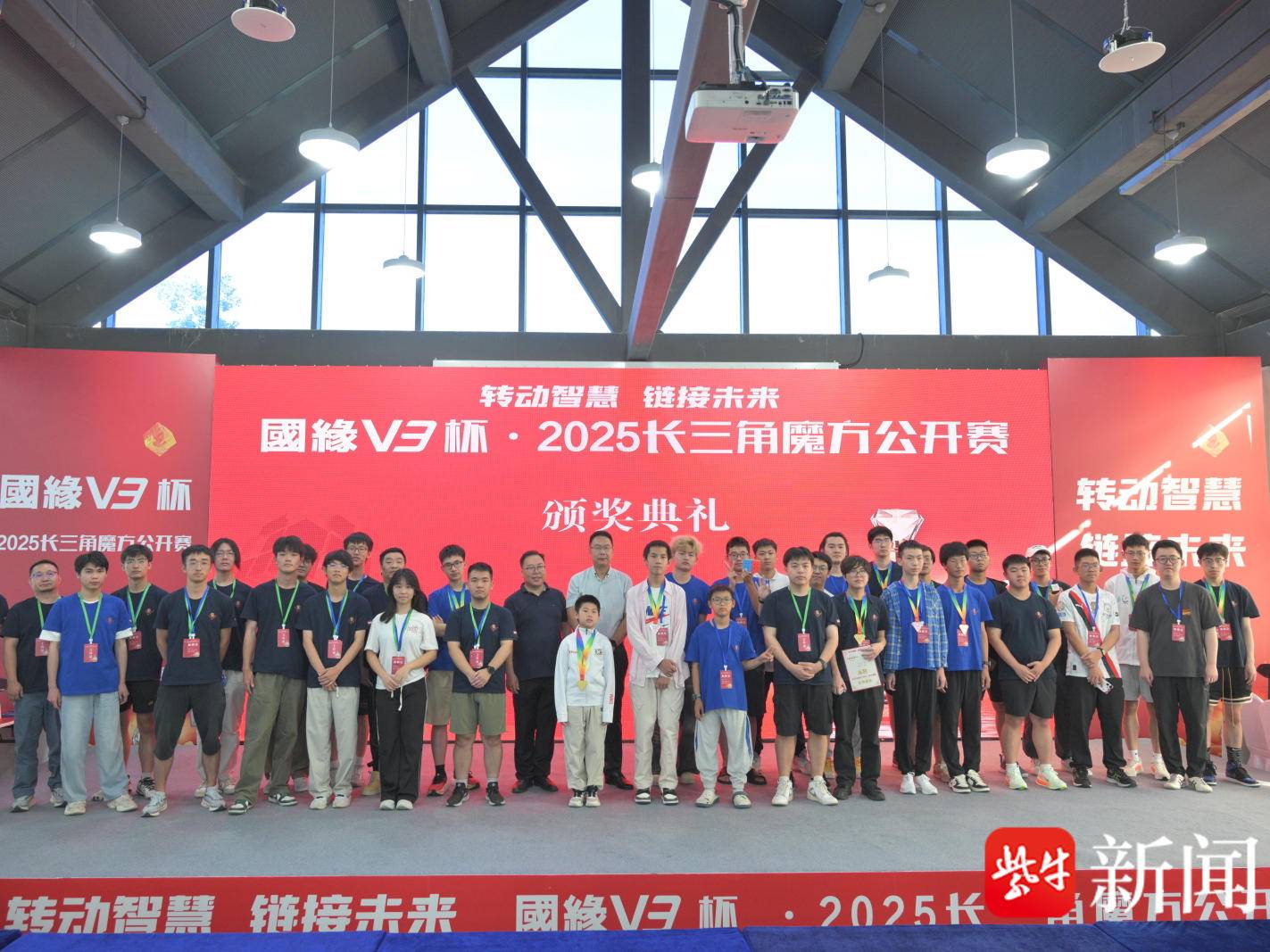 
                        4:3图片