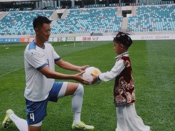 
                        4:3图片